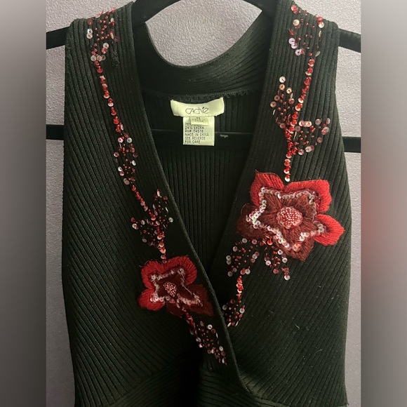 Cache Black red bead sequin floral ribbed sweater sleeveless tank top stretch - Picture 3 of 6